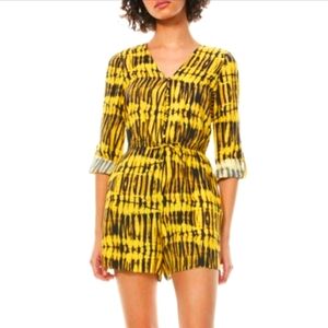 Alice + Olivia Golden Yellow And Black Print Tie-Waist Button Long Sleeve Jumper